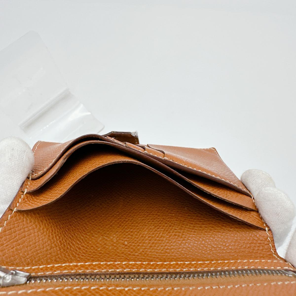エルメス HERMES 二つ折り財布
2つ折り財布 SV金具 ベアンコンパクト ブラウン 【SS】
【中古】