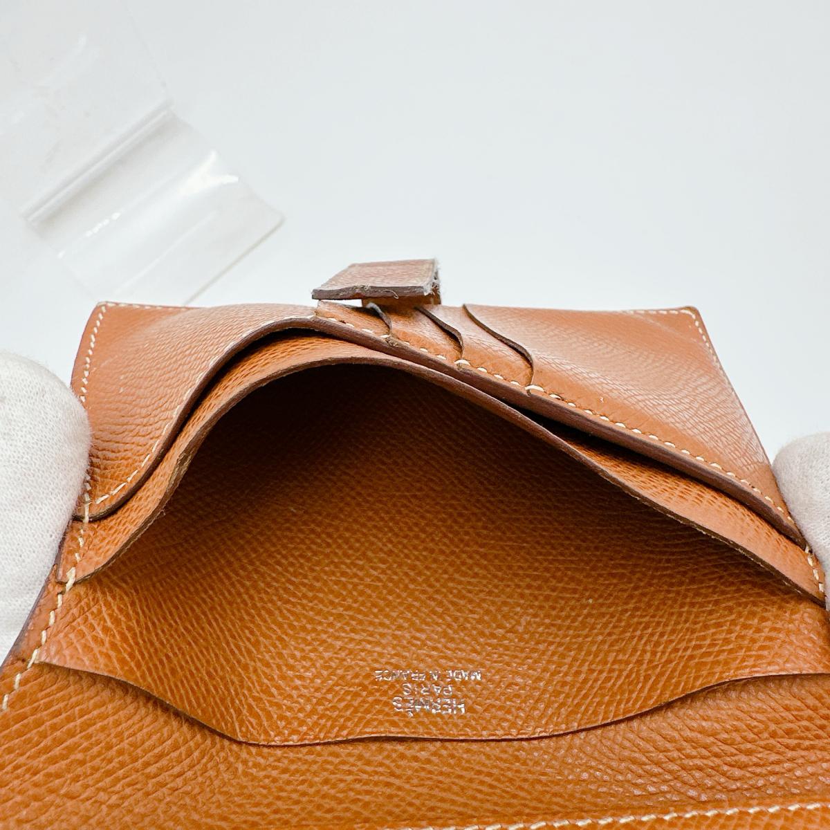 エルメス HERMES 二つ折り財布
2つ折り財布 SV金具 ベアンコンパクト ブラウン 【SS】
【中古】