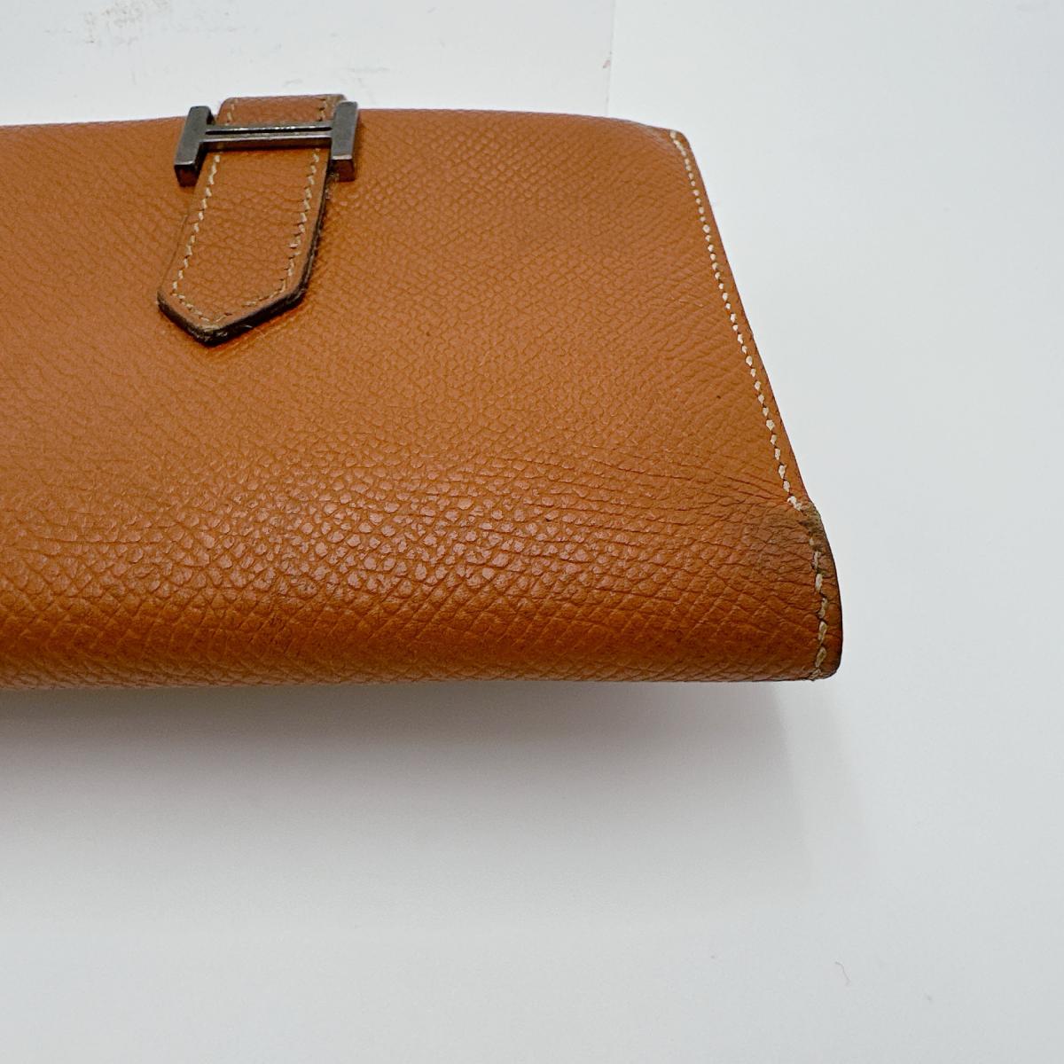 エルメス HERMES 二つ折り財布
2つ折り財布 SV金具 ベアンコンパクト ブラウン 【SS】
【中古】