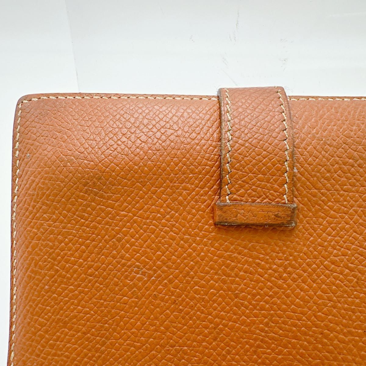 エルメス HERMES 二つ折り財布
2つ折り財布 SV金具 ベアンコンパクト ブラウン 【SS】
【中古】