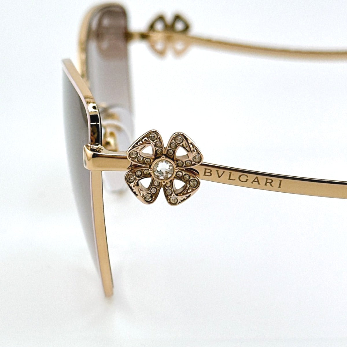 ブルガリ BVLGARI サングラス
サングラス 57口17 140 2N 2014/3B プラスチック 0BV6185B ゴールド 【SS】
【中古】