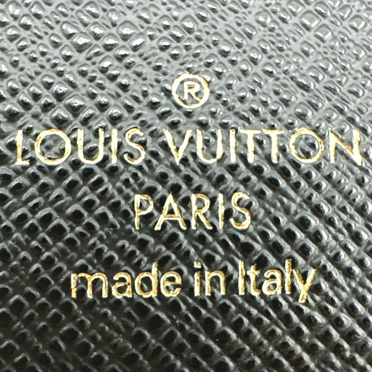 ルイヴィトン LOUIS VUITTON 二つ折り財布
二つ折り財布 モノグラムリバース ポルトフォイユ・ヴィクトリーヌ モノグラムキャンバス M81557 ブラウン LV
【中古】