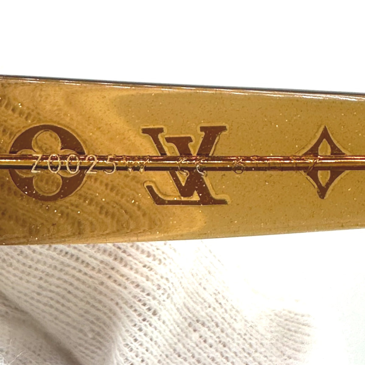 ルイヴィトン LOUIS VUITTON サングラス
サングラス グラデーション オプセシオン・カレ プラスチック Z0025 ブラウン LV
【SS】
【中古】