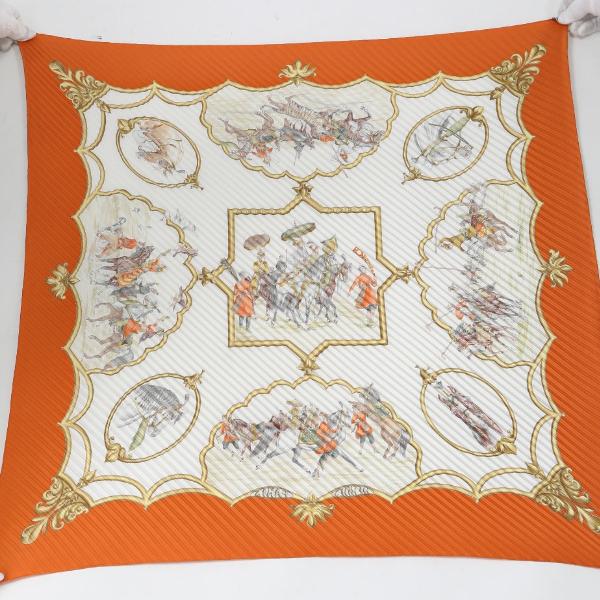 エルメス HERMES スカーフ
プリーツスカーフ ムガル王朝の馬 LES CHEVAUX DES MOGHOLS シルク オレンジ 【SS】
【中古】