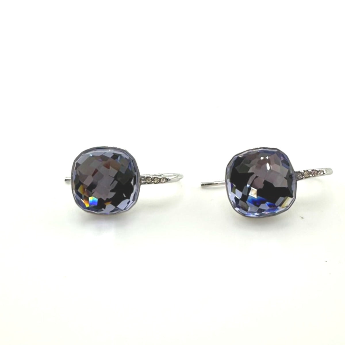 スワロフスキー SWAROVSKI ピアス
ドロップピアス クリスタル シルバー 【SS】
【中古】