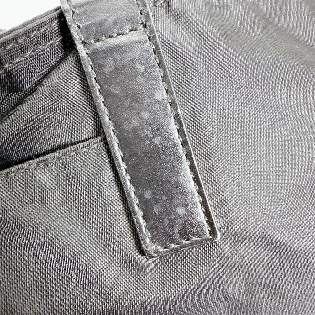 プラダ PRADA トートバッグ
ハンドバッグ トライアングルロゴ ナイロン ブラック 【SS】
【中古】