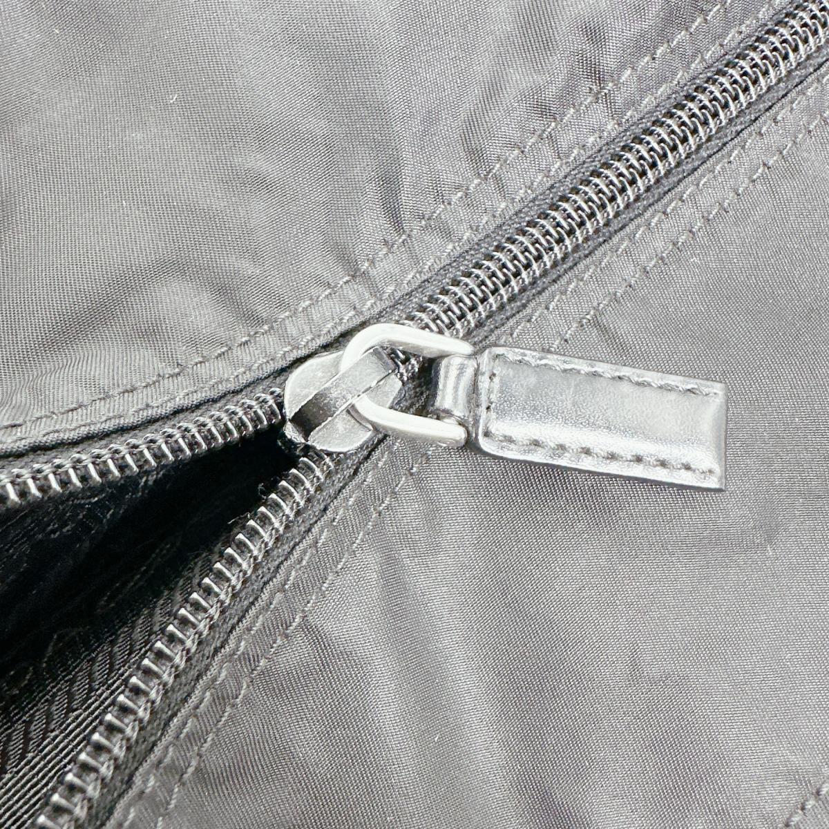 プラダ PRADA トートバッグ
ハンドバッグ トライアングルロゴ ナイロン ブラック 【SS】
【中古】