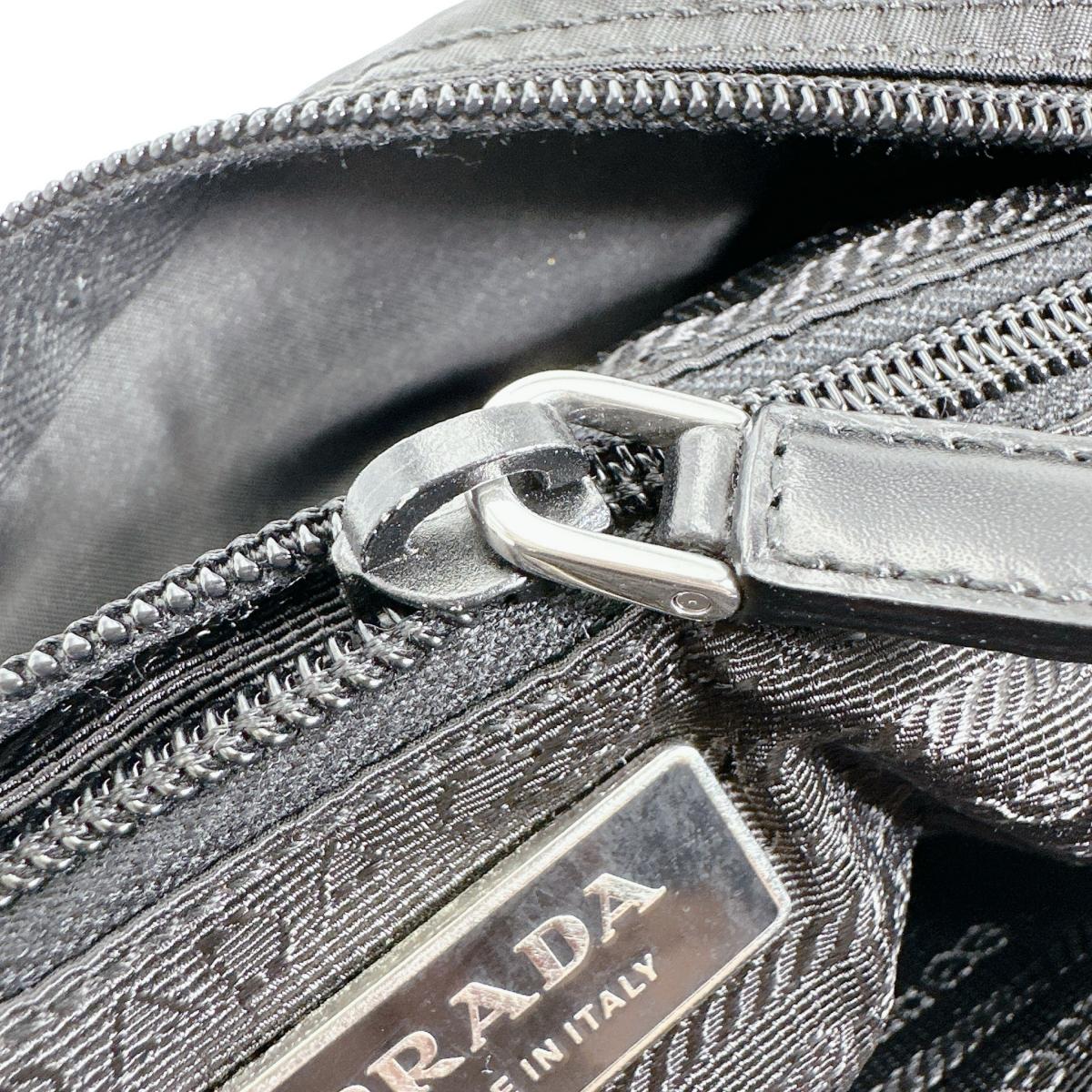 プラダ PRADA トートバッグ
ハンドバッグ トライアングルロゴ ナイロン ブラック 【SS】
【中古】