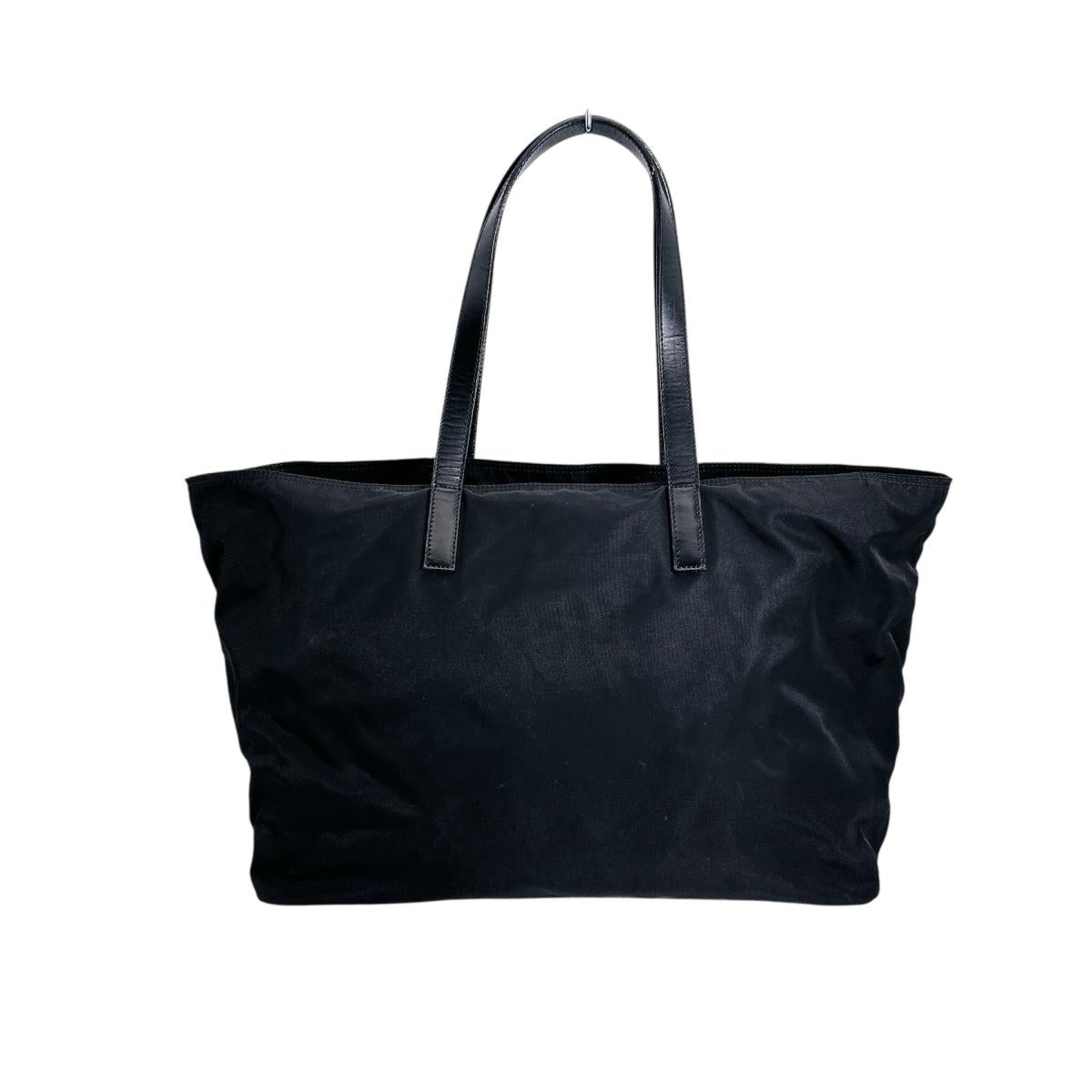 プラダ PRADA トートバッグ
ハンドバッグ トライアングルロゴ ナイロン ブラック 【SS】
【中古】