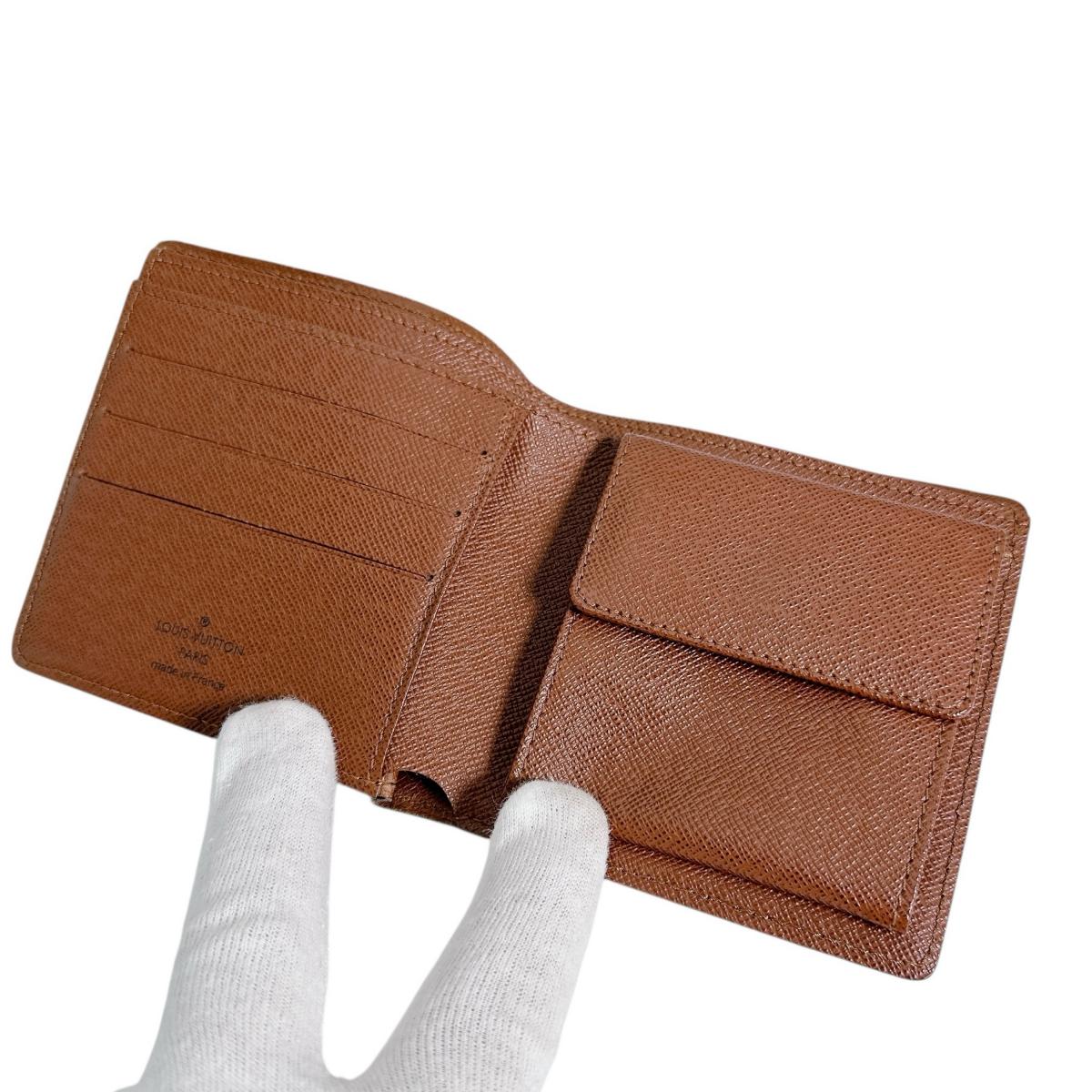 ルイヴィトン LOUIS VUITTON 二つ折り財布
二つ折り財布 モノグラム ポルトフォイユ・マルコ モノグラムキャンバス M61675 ブラウン LV
【SS】
【中古】
