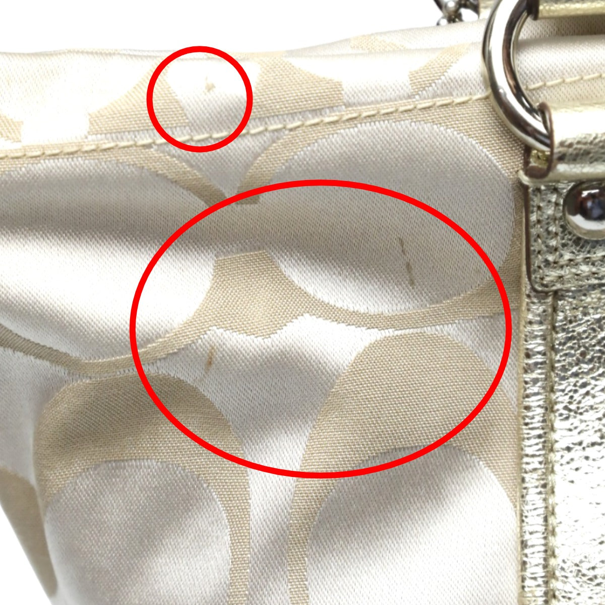 コーチ COACH トートバッグ
ショルダーバッグ シグネチャー ポピー サテン スポットライト レザー 13843 ベージュ×ゴールド 【SS】
【中古】
