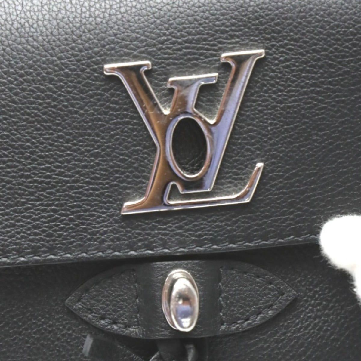 ルイヴィトン LOUIS VUITTON リュック・デイパック
ロックミーバッグ トリヨン バッグミニ レザー M54573 ノワール LV
【SS】
【中古】