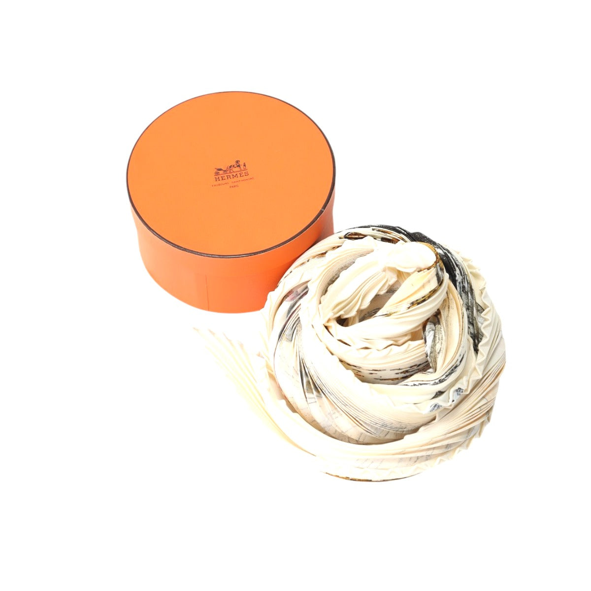 エルメス HERMES スカーフ
プリーツスカーフ A propos de Bottes シルク100% シルク ホワイト 【SS】
【中古】