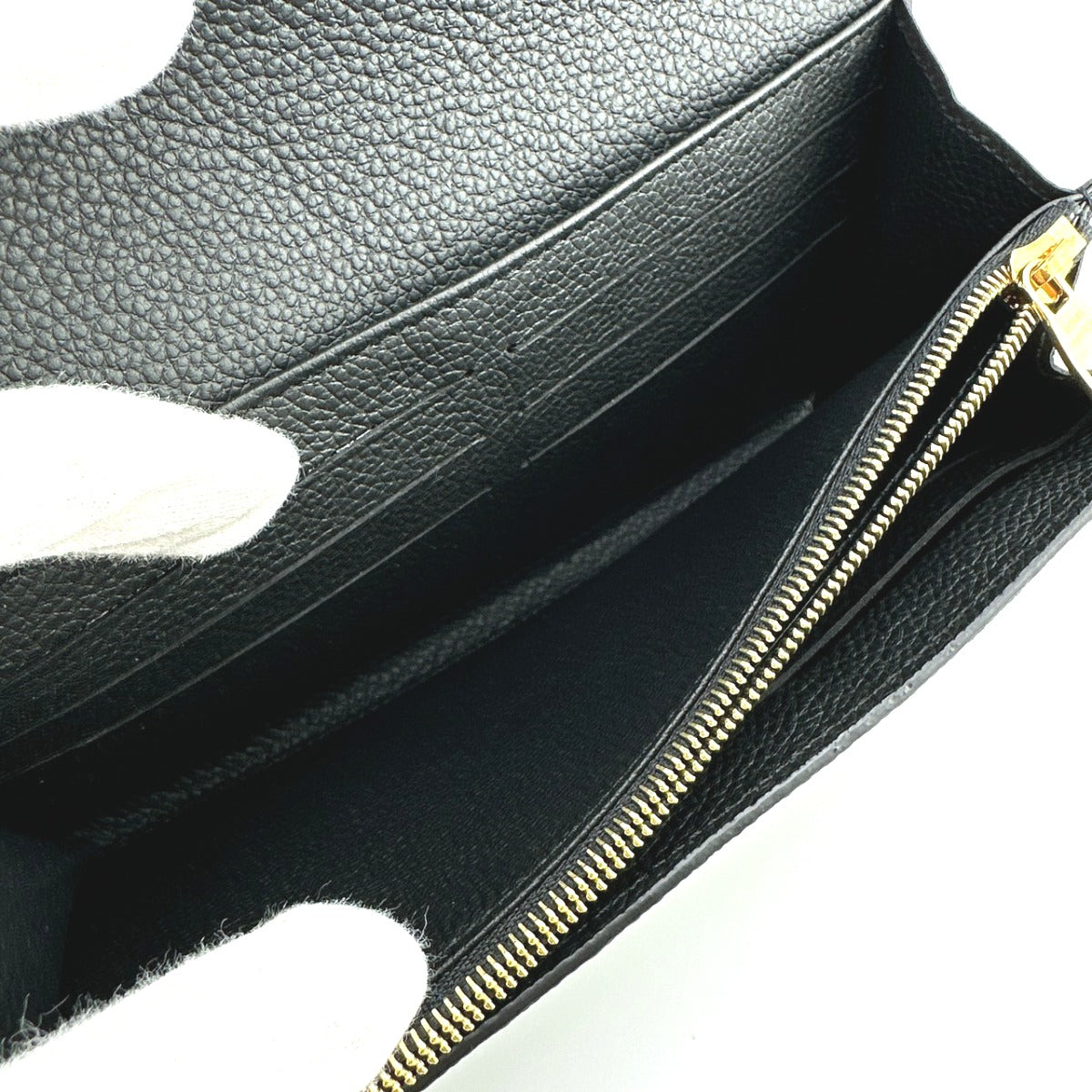 ルイヴィトン LOUIS VUITTON 長財布
長財布 アンプラント ポルトフォイユ・サラ モノグラムアンプラント M80496 ブラック LV
【中古】