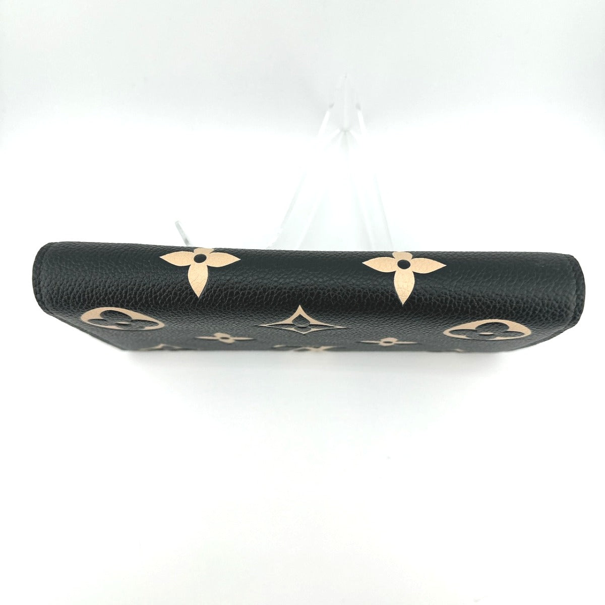 ルイヴィトン LOUIS VUITTON 長財布
長財布 アンプラント ポルトフォイユ・サラ モノグラムアンプラント M80496 ブラック LV
【中古】