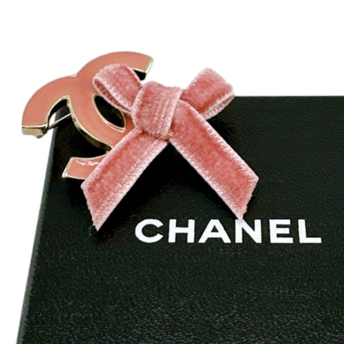 シャネル CHANEL ブローチ
ブローチ リボン ココマーク その他 ピンク 【SS】
【中古】