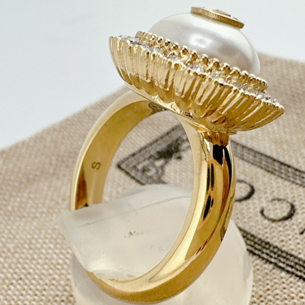 グッチ GUCCI リング・指輪
チェーンエフェクトリング GG Sサイズ フラワーリング メタル ゴールド 【SS】
【中古】