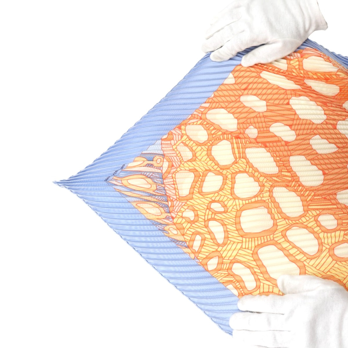 エルメス HERMES スカーフ
プリーツスカーフ カレ90 深海魚 GRANDS FONDS シルク100% シルク オレンジ 【SS】
【中古】