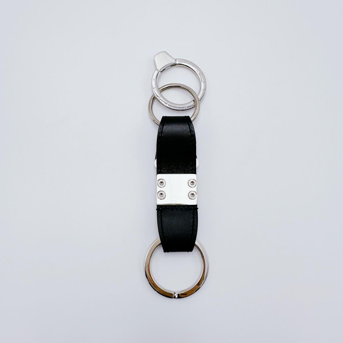 ルイヴィトン LOUIS VUITTON キーホルダー
キーリング ポルト クレ・ヴァレ レザー M85034 ブラック LV
【SS】
【中古】