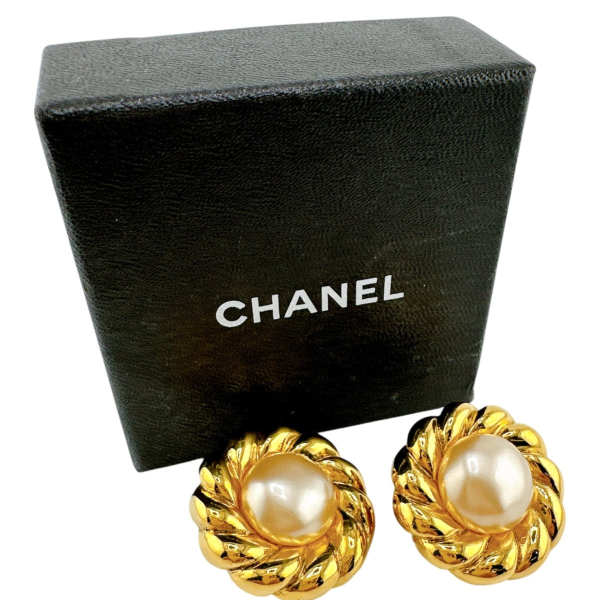 シャネル CHANEL イヤリング
フェイクパール 箱付 ラウンドデザイン ゴールド 【SS】
【中古】
