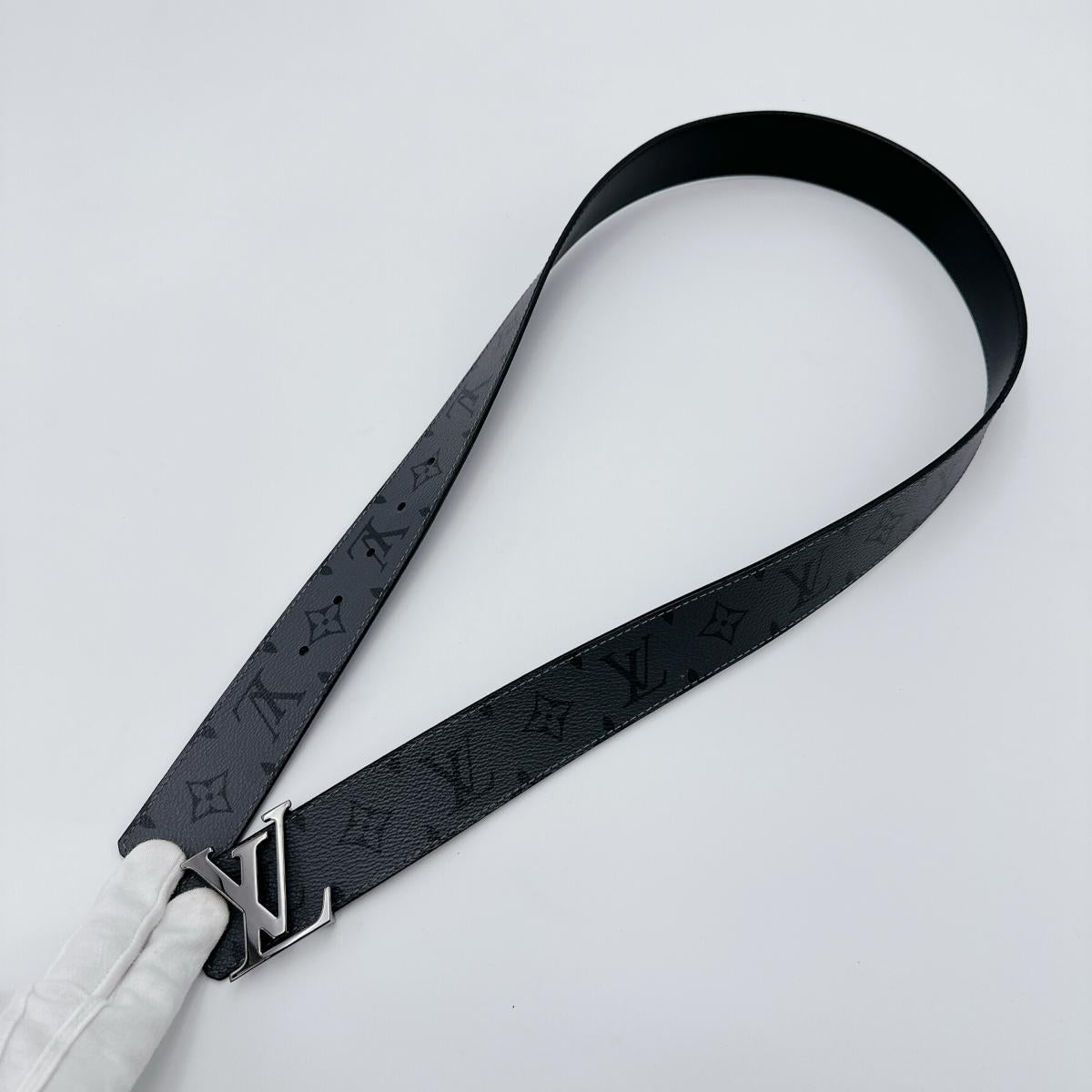 ルイヴィトン LOUIS VUITTON ベルト
ベルト モノグラム リバーシブル カーフ M0285 グレー LV
【SS】
【中古】