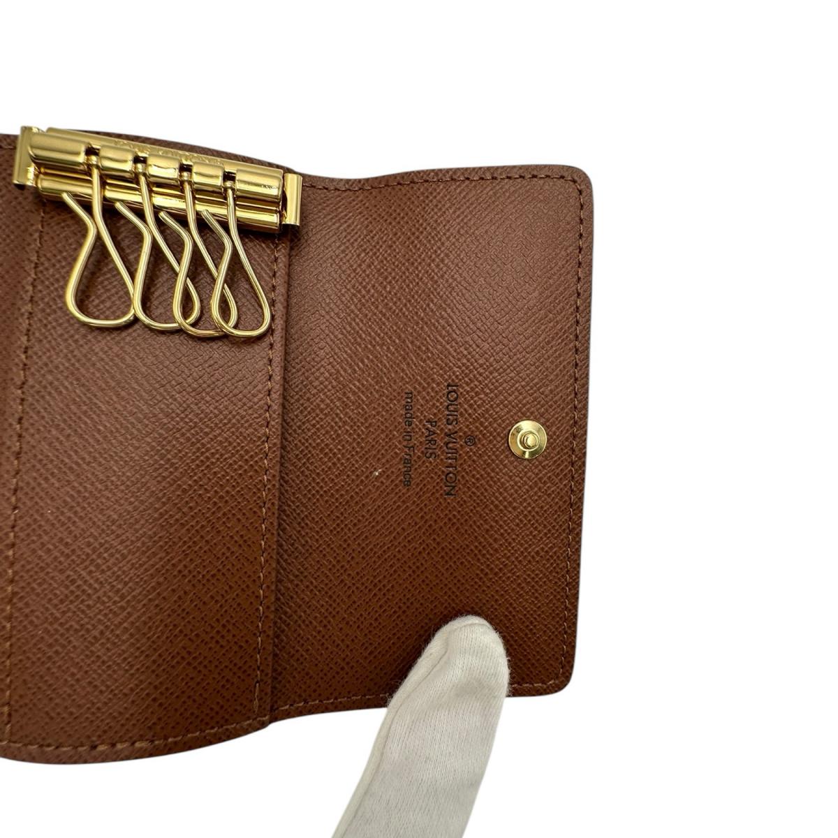 ルイヴィトン LOUIS VUITTON キーケース
4本用 モノグラム ミュルティクレ4 モノグラムキャンバス M69517 ブラウン LV
【SS】
【中古】