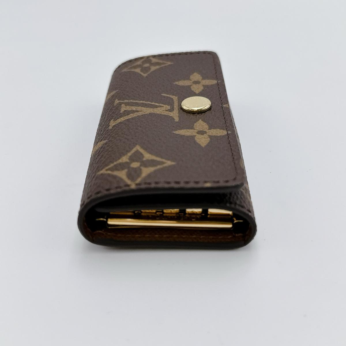 ルイヴィトン LOUIS VUITTON キーケース
4本用 モノグラム ミュルティクレ4 モノグラムキャンバス M69517 ブラウン LV
【中古】