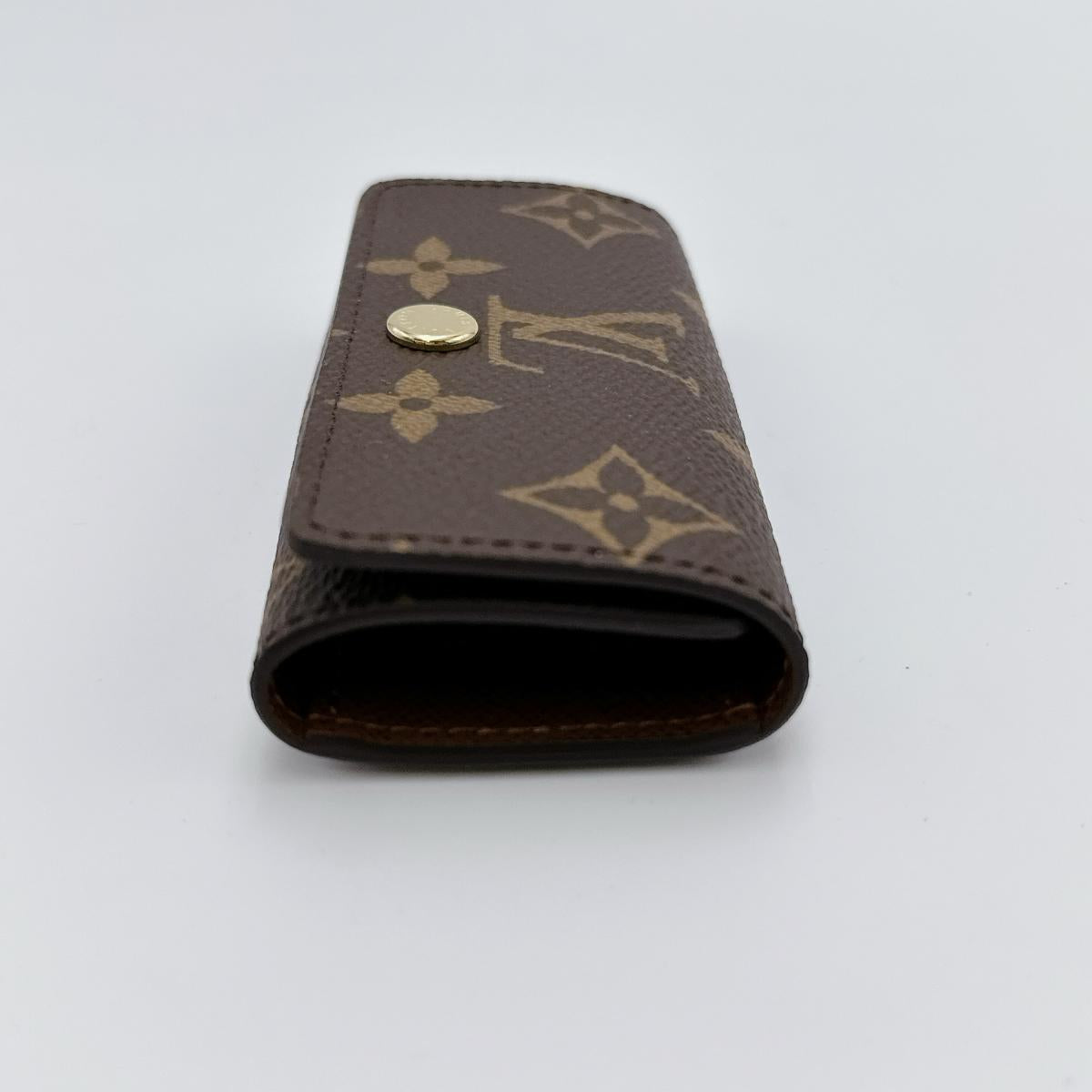 ルイヴィトン LOUIS VUITTON キーケース
4本用 モノグラム ミュルティクレ4 モノグラムキャンバス M69517 ブラウン LV
【中古】
