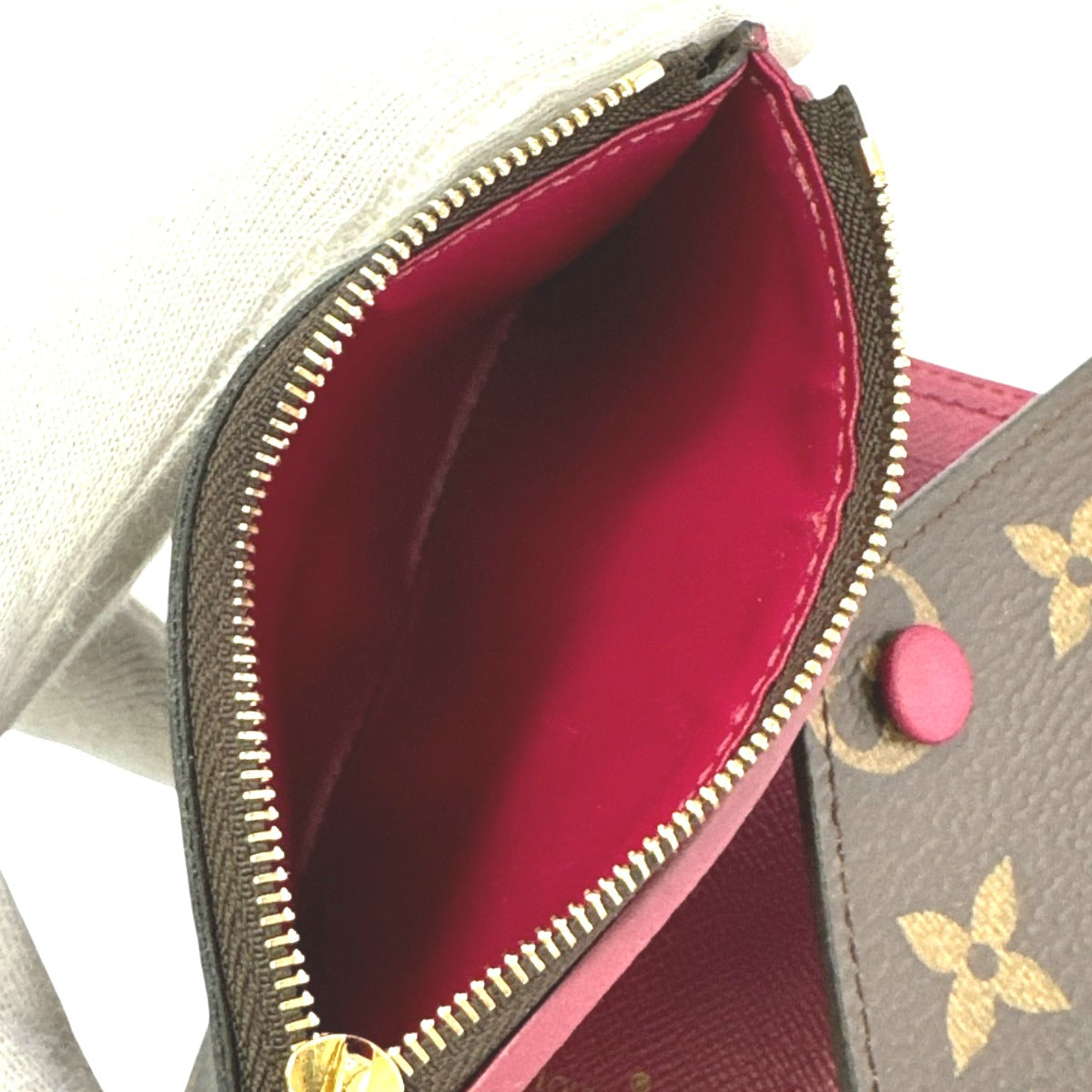 ルイヴィトン LOUIS VUITTON コインケース
カードケース付小銭入 モノグラム ポルトフォイユ・ヴィクトリーヌ モノグラムキャンバス M41938 レッド LV
【SS】
【中古】