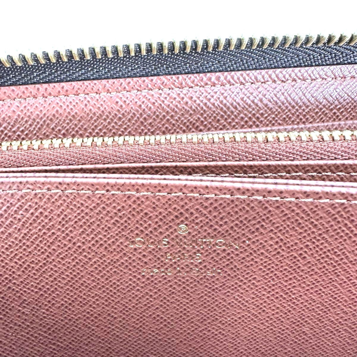 Louis Vuitton LOUIS VUITTON Long Wallet
Round Zipper Monogram Zippy Wallet Monogram Canvas M42616 Brown LV
【second hand】