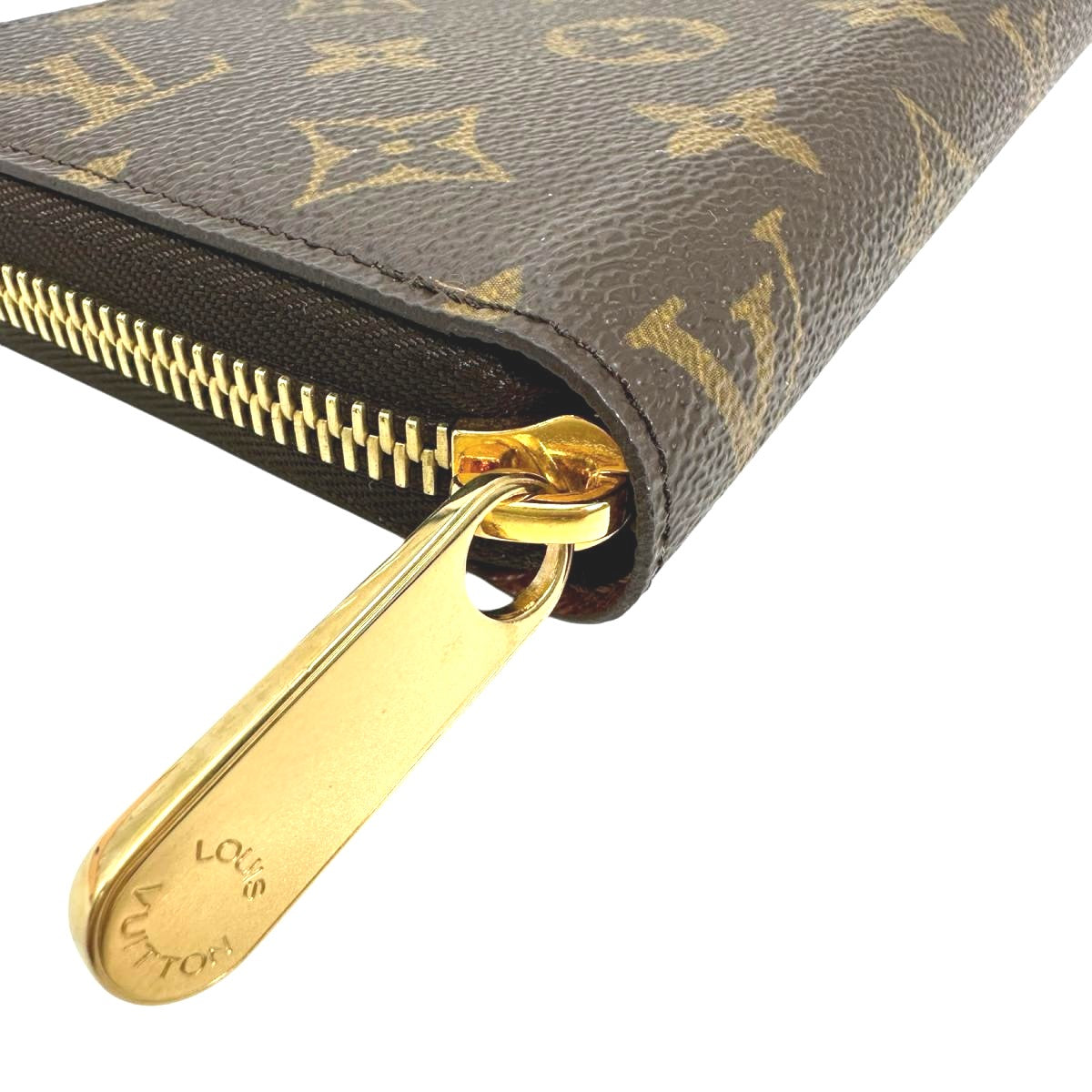 Louis Vuitton LOUIS VUITTON Long Wallet
Round Zipper Monogram Zippy Wallet Monogram Canvas M42616 Brown LV
【second hand】