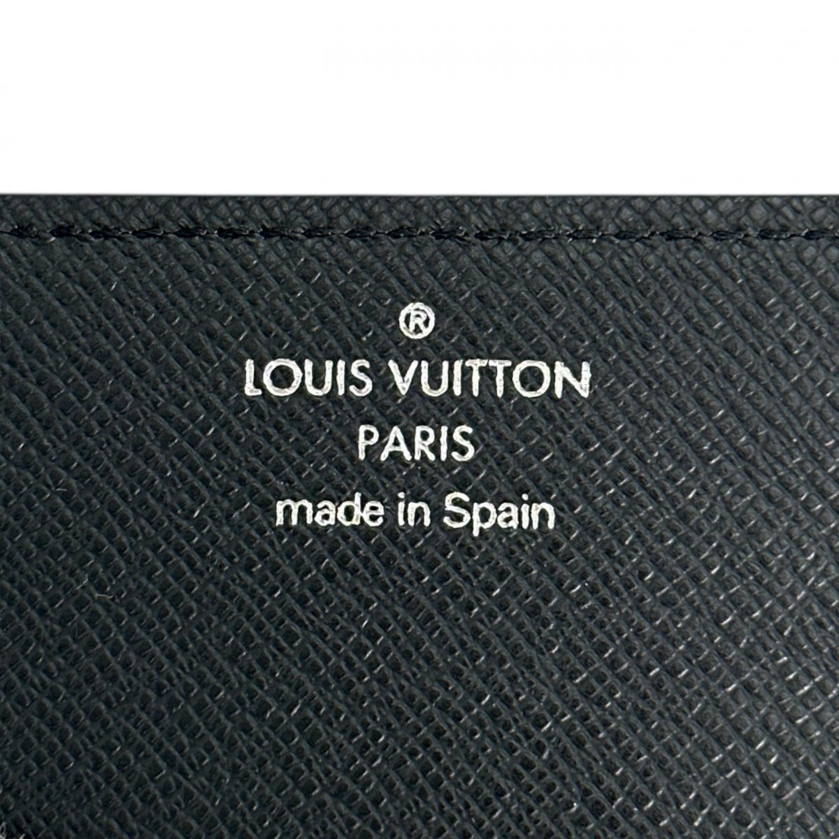 ルイヴィトン LOUIS VUITTON カードケース
名刺入れ エピ アンヴェロップ カルト・ドゥ ヴィジット エピレザー M56582 ノワール LV
【SS】
【中古】