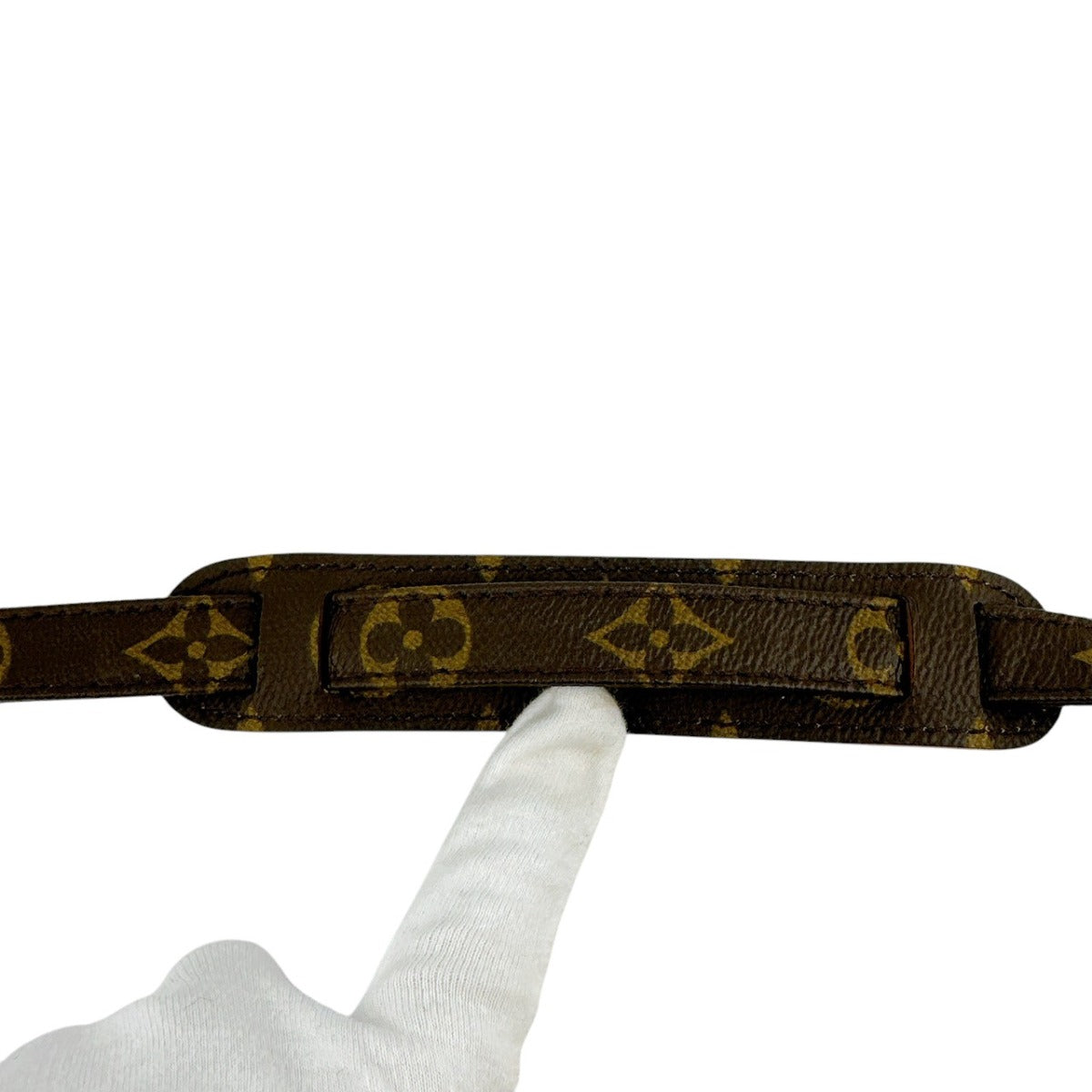 ルイヴィトン LOUIS VUITTON ショルダーストラップ
ストラップ モノグラム 肩当て付き モノグラムキャンバス J75011 ブラウン LV
【SS】
【中古】