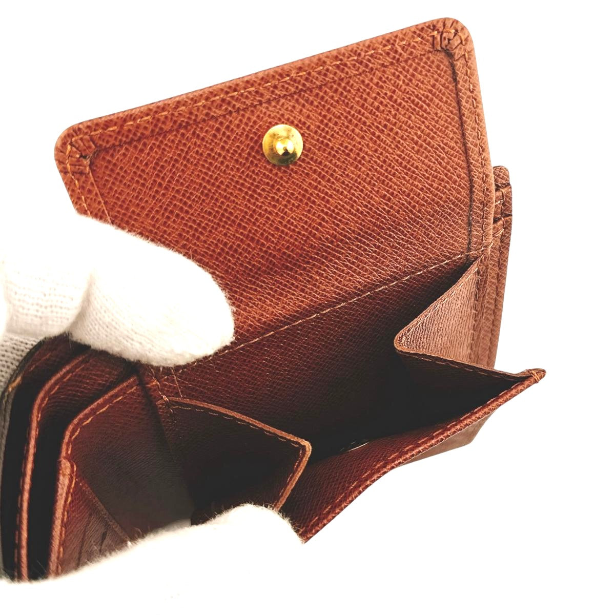 ルイヴィトン LOUIS VUITTON 二つ折り財布
二つ折り財布 モノグラム マルコ 小銭入れ付き モノグラムキャンバス M61675 ブラウン LV
【SS】
【中古】