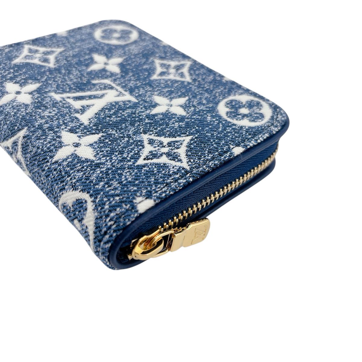 ルイヴィトン LOUIS VUITTON コインケース
ジッピーウォレットコイン パース モノグラムアンプラント コインケース モノグラムデニム M81185 マリーヌ LV
【中古】