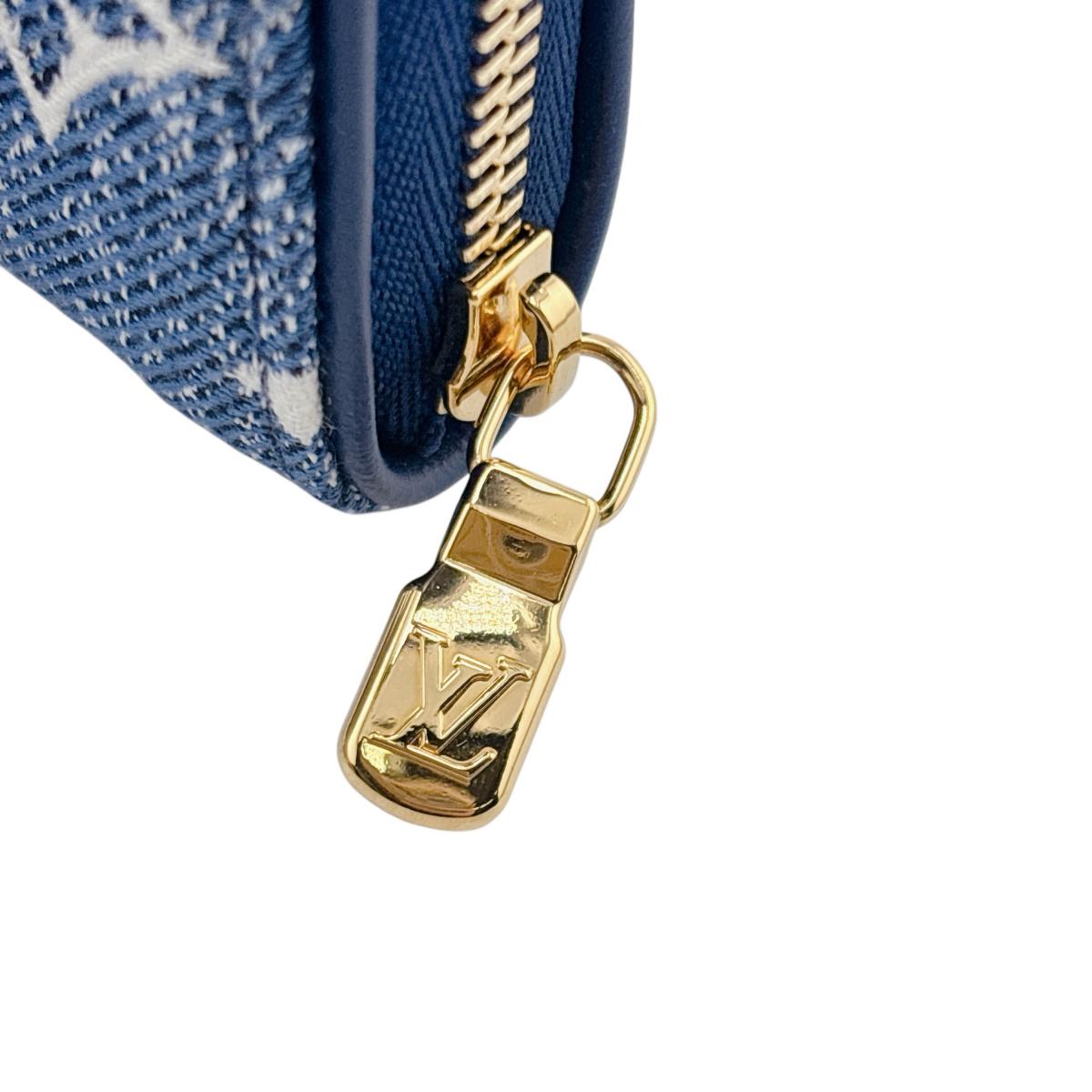 ルイヴィトン LOUIS VUITTON コインケース
ジッピーウォレットコイン パース モノグラムアンプラント コインケース モノグラムデニム M81185 マリーヌ LV
【中古】
