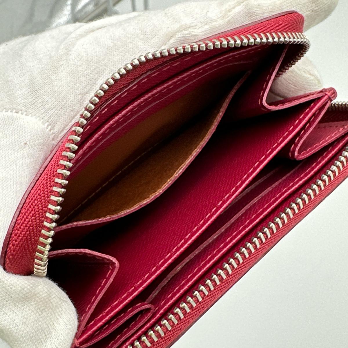 ルイヴィトン LOUIS VUITTON コインケース
コインケース エピ ジッピーコインパース エピレザー M60383 レッド LV
【SS】
【中古】