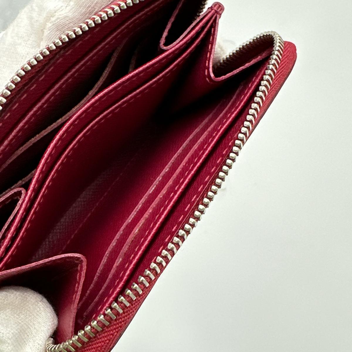ルイヴィトン LOUIS VUITTON コインケース
コインケース エピ ジッピーコインパース エピレザー M60383 レッド LV
【SS】
【中古】