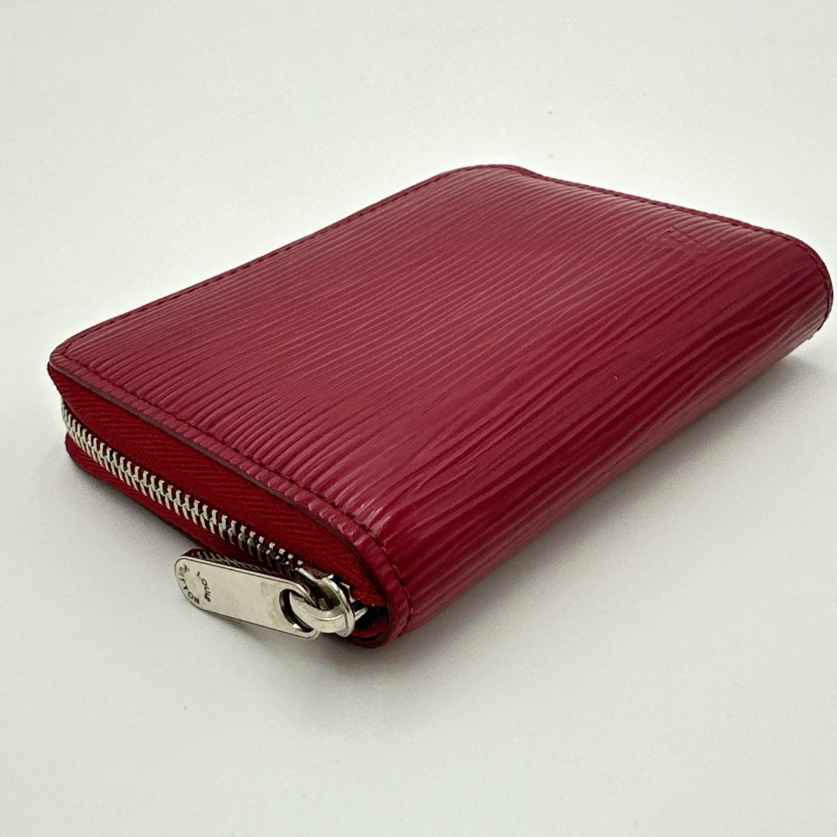 ルイヴィトン LOUIS VUITTON コインケース
コインケース エピ ジッピーコインパース エピレザー M60383 レッド LV
【SS】
【中古】