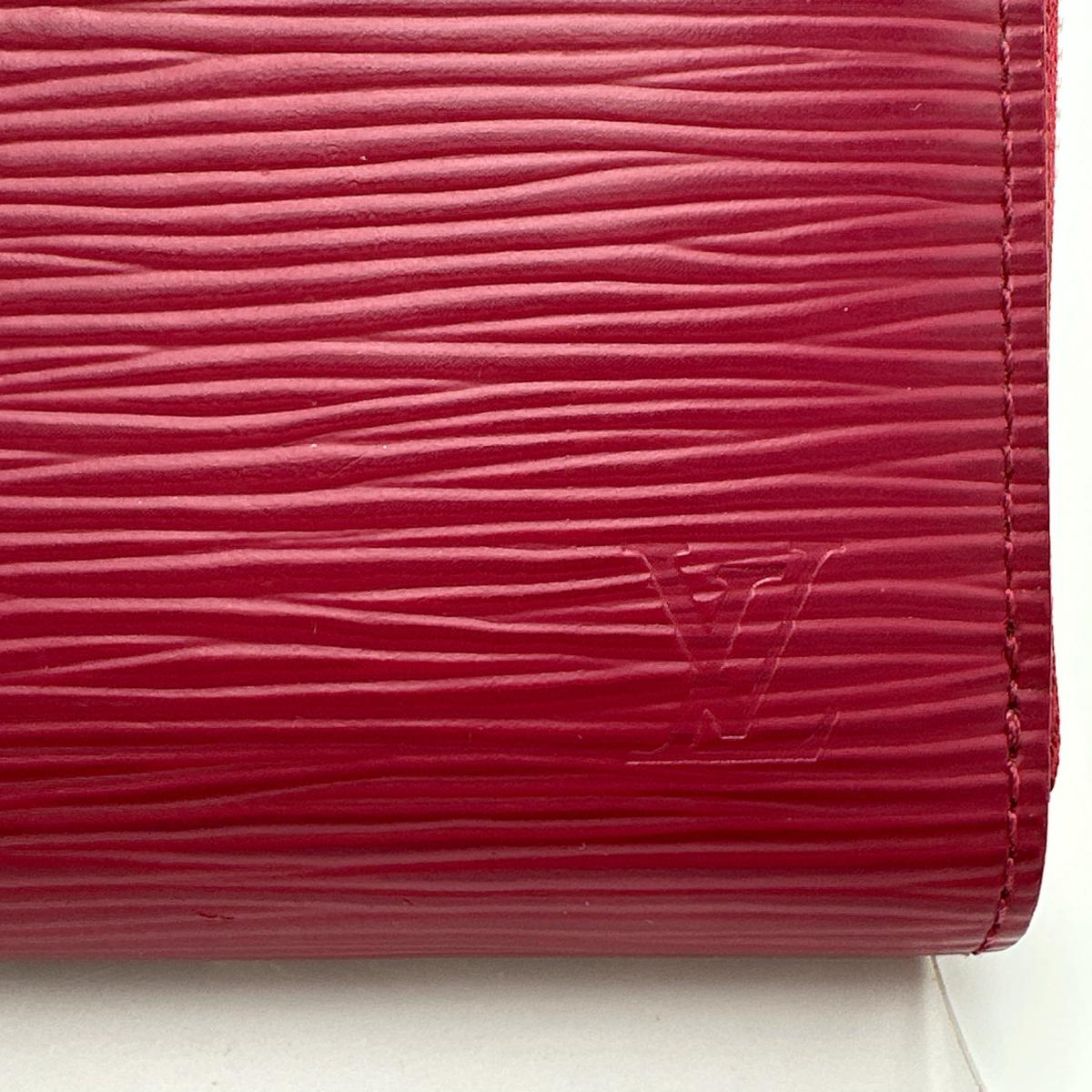 ルイヴィトン LOUIS VUITTON コインケース
コインケース エピ ジッピーコインパース エピレザー M60383 レッド LV
【SS】
【中古】