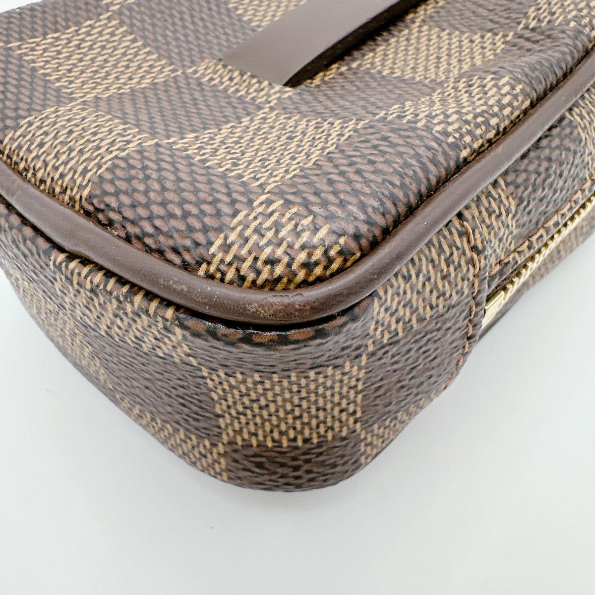 ルイヴィトン LOUIS VUITTON ポーチ
ポーチ ダミエ エテュイ・オカピPM ダミエキャンバス N61738 ブラウン LV
【SS】
【中古】