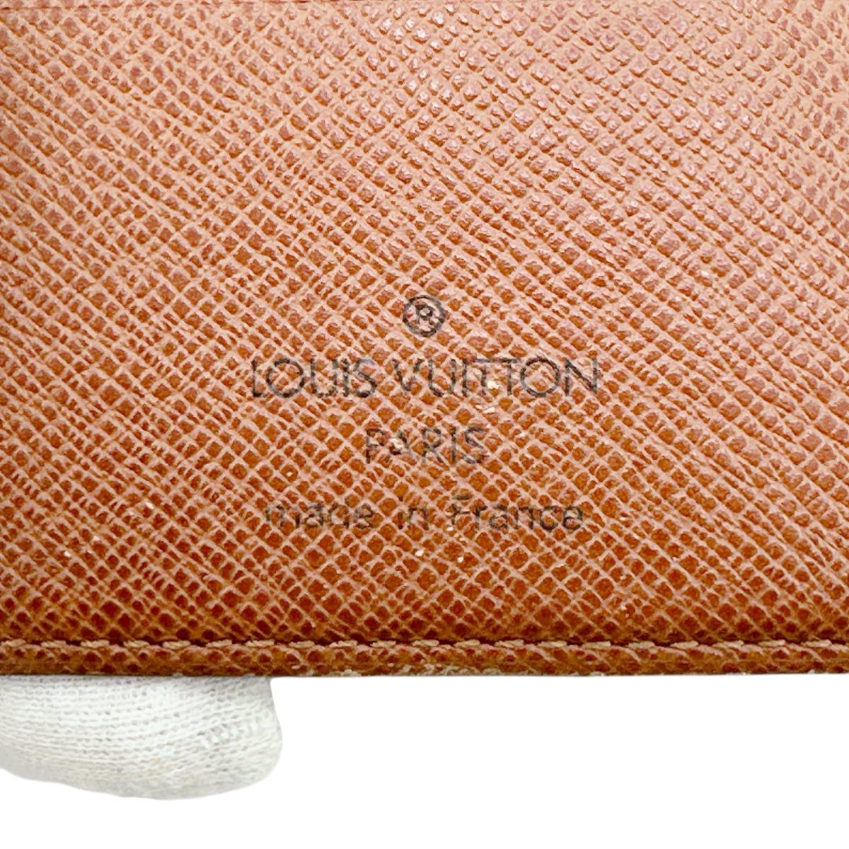 ルイヴィトン LOUIS VUITTON 二つ折り財布
二つ折り財布 ポルト パピエ ラウンドファスナー モノグラムキャンバス M61207 ブラウン LV
【SS】
【中古】