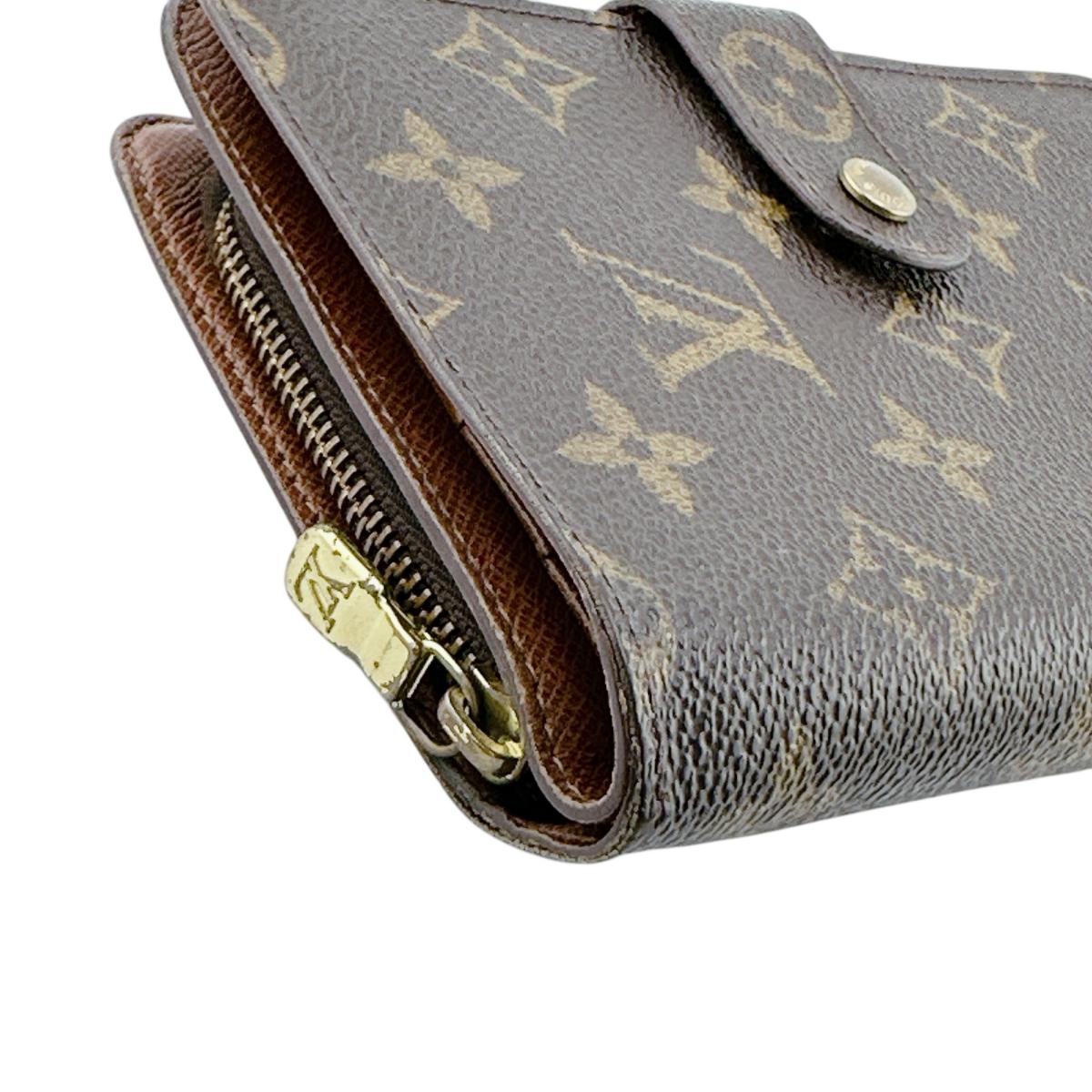 ルイヴィトン LOUIS VUITTON 二つ折り財布
二つ折り財布 ポルト パピエ ラウンドファスナー モノグラムキャンバス M61207 ブラウン LV
【SS】
【中古】