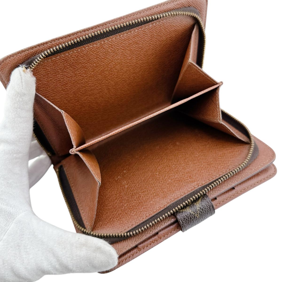 ルイヴィトン LOUIS VUITTON 二つ折り財布
二つ折り財布 ポルト パピエ ラウンドファスナー モノグラムキャンバス M61207 ブラウン LV
【SS】
【中古】
