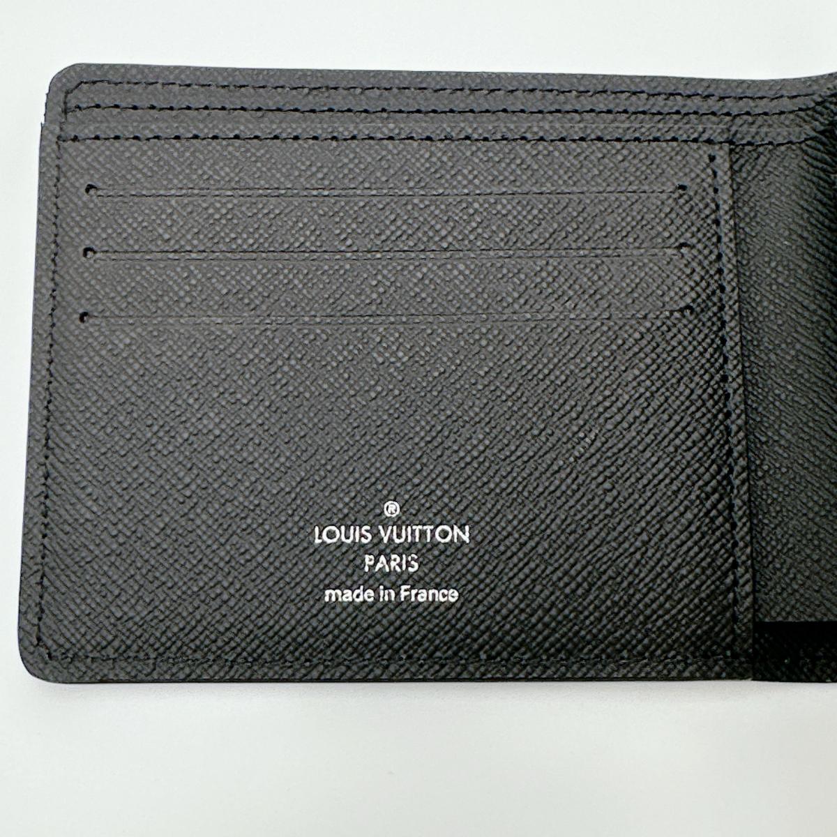 ルイヴィトン LOUIS VUITTON 二つ折り財布
二つ折り財布 エピ ポルトフォイユ・ミュルティプル エピレザー M60662 ブラック LV
【SS】
【中古】