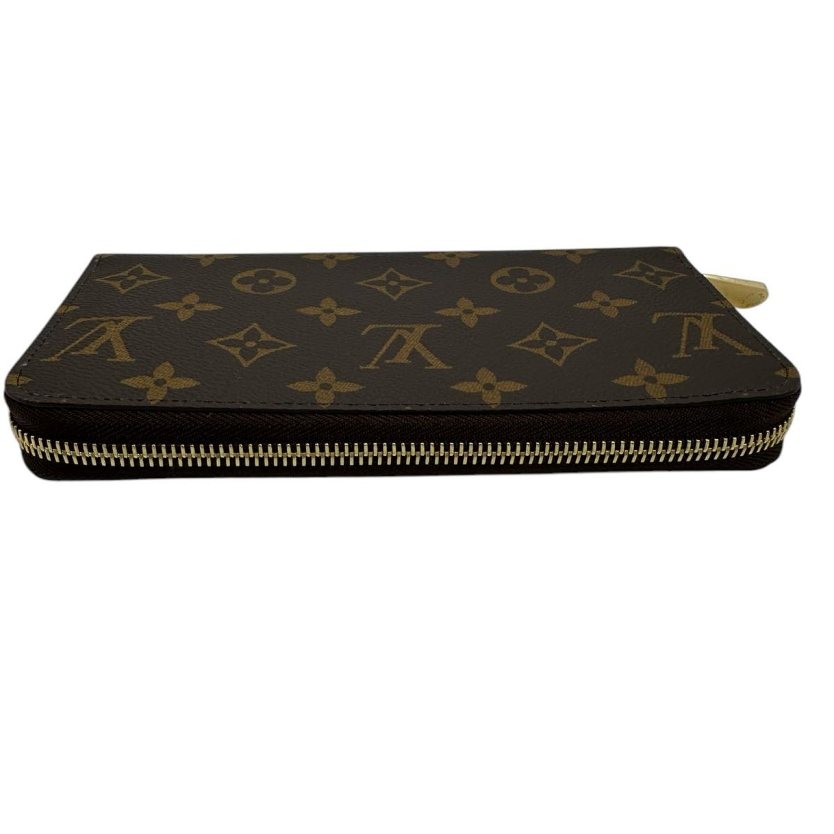 Louis Vuitton LOUIS VUITTON Long Wallet
Round Zipper Monogram Zippy Wallet Monogram Canvas M42616 Brown LV
【second hand】
