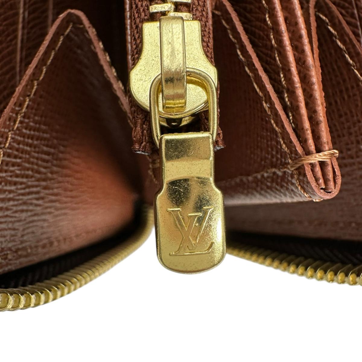 Louis Vuitton LOUIS VUITTON Long Wallet
Round Zipper Monogram Zippy Wallet Monogram Canvas M42616 Brown LV
【second hand】