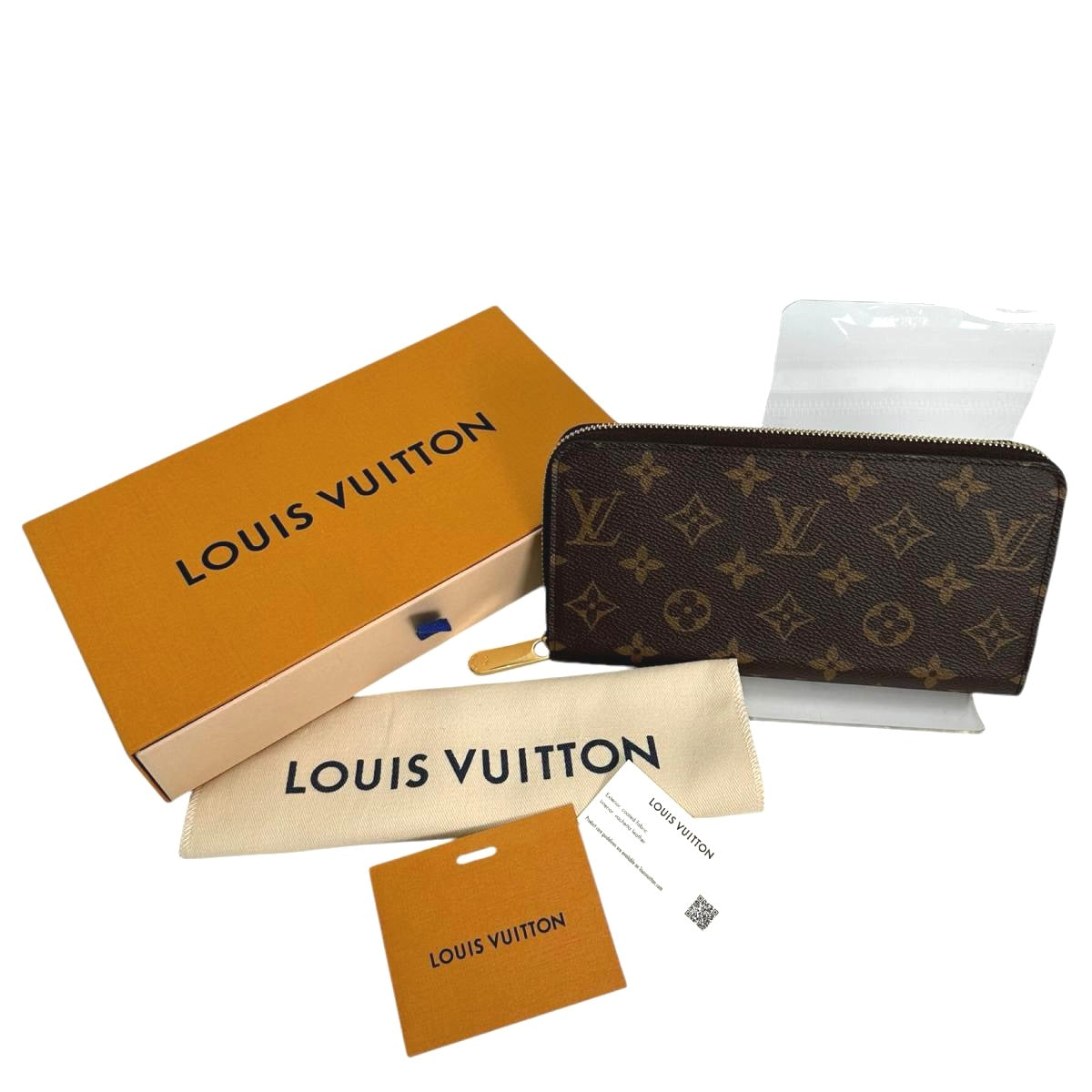Louis Vuitton LOUIS VUITTON Long Wallet
Round Zipper Monogram Zippy Wallet Monogram Canvas M42616 Brown LV
【second hand】