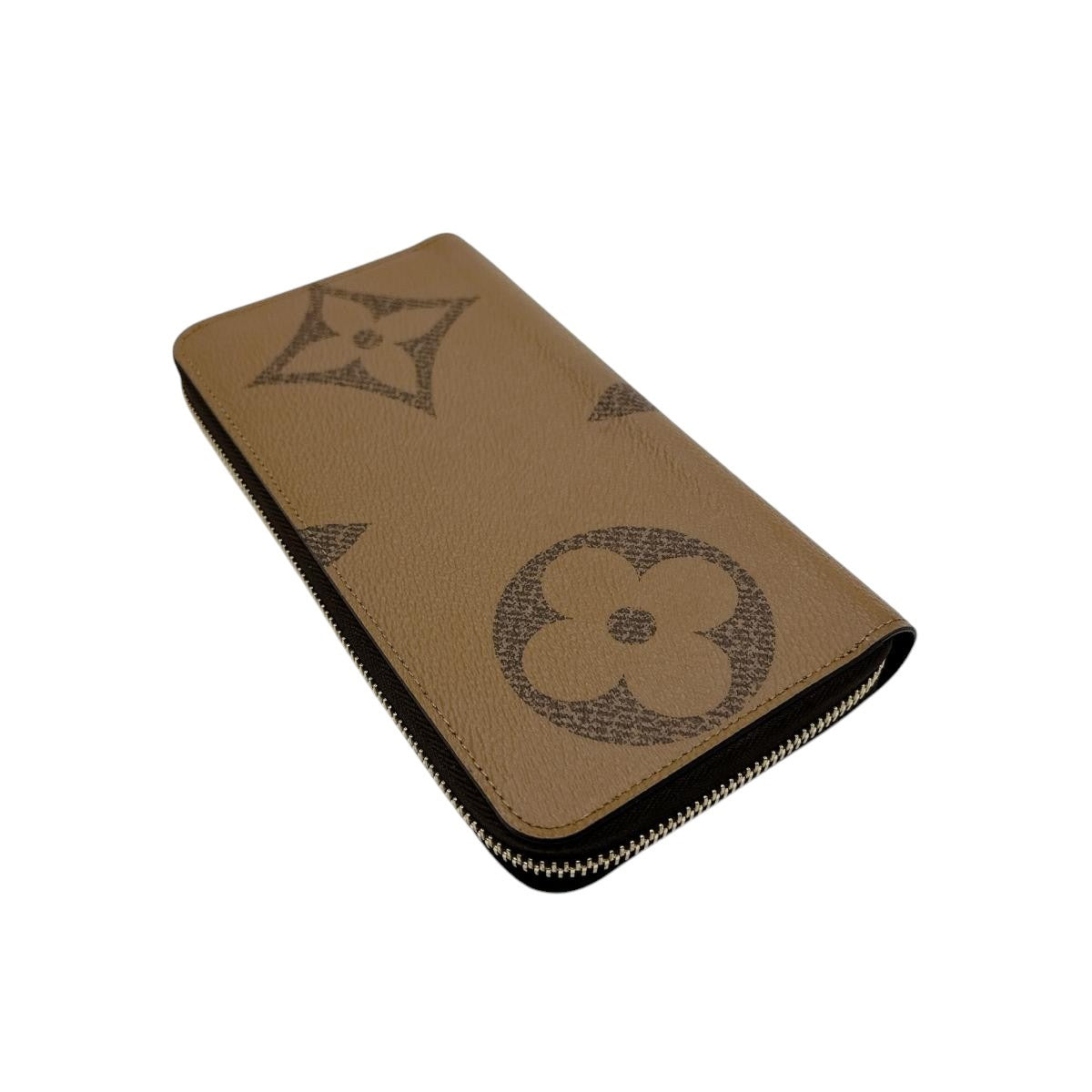 ルイヴィトン LOUIS VUITTON 長財布
長財布 モノグラム ジャイアントリバース モノグラムキャンバス M69353 ブラウン LV
【SS】
【中古】