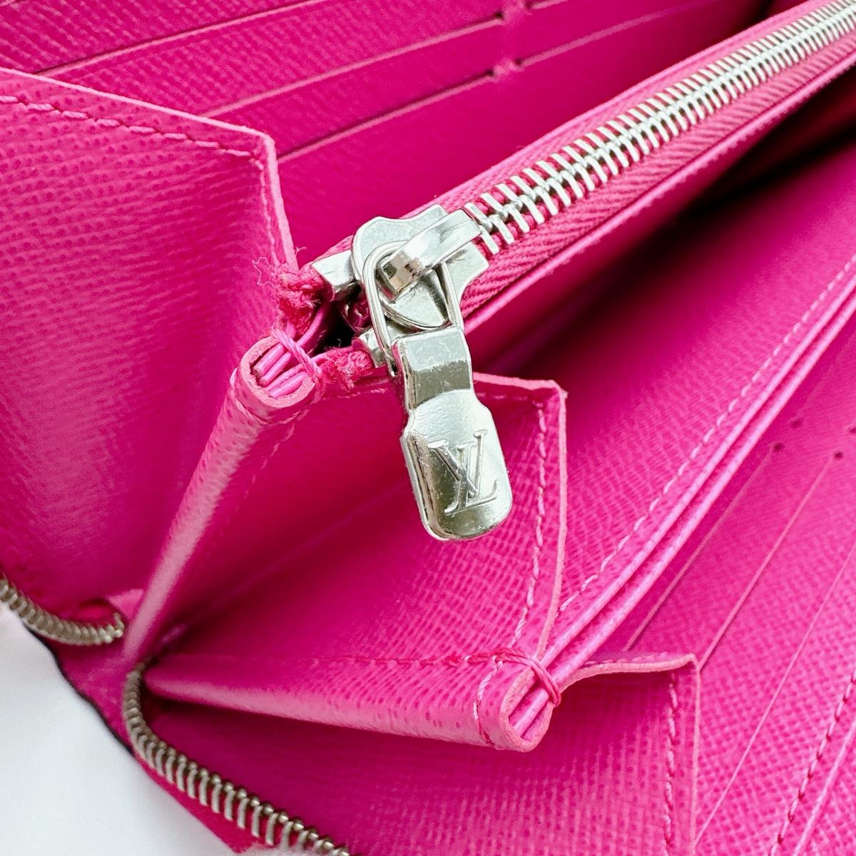 ルイヴィトン LOUIS VUITTON 長財布
長財布 エピレザー ジッピーウォレット エピレザー M82050 ピンク LV
【SS】
【中古】